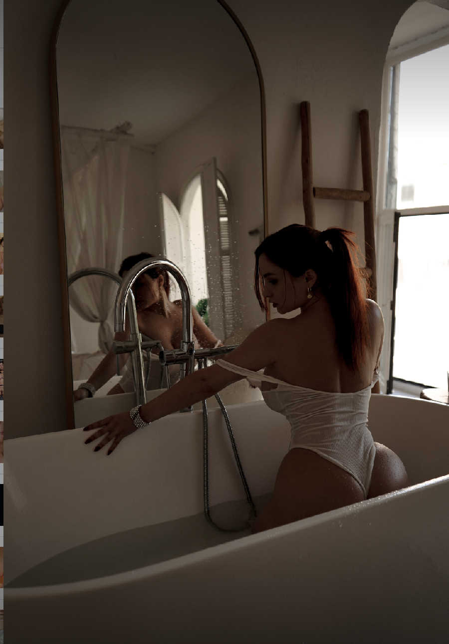 A playful frame from Miranda Faith nude — online in Recife