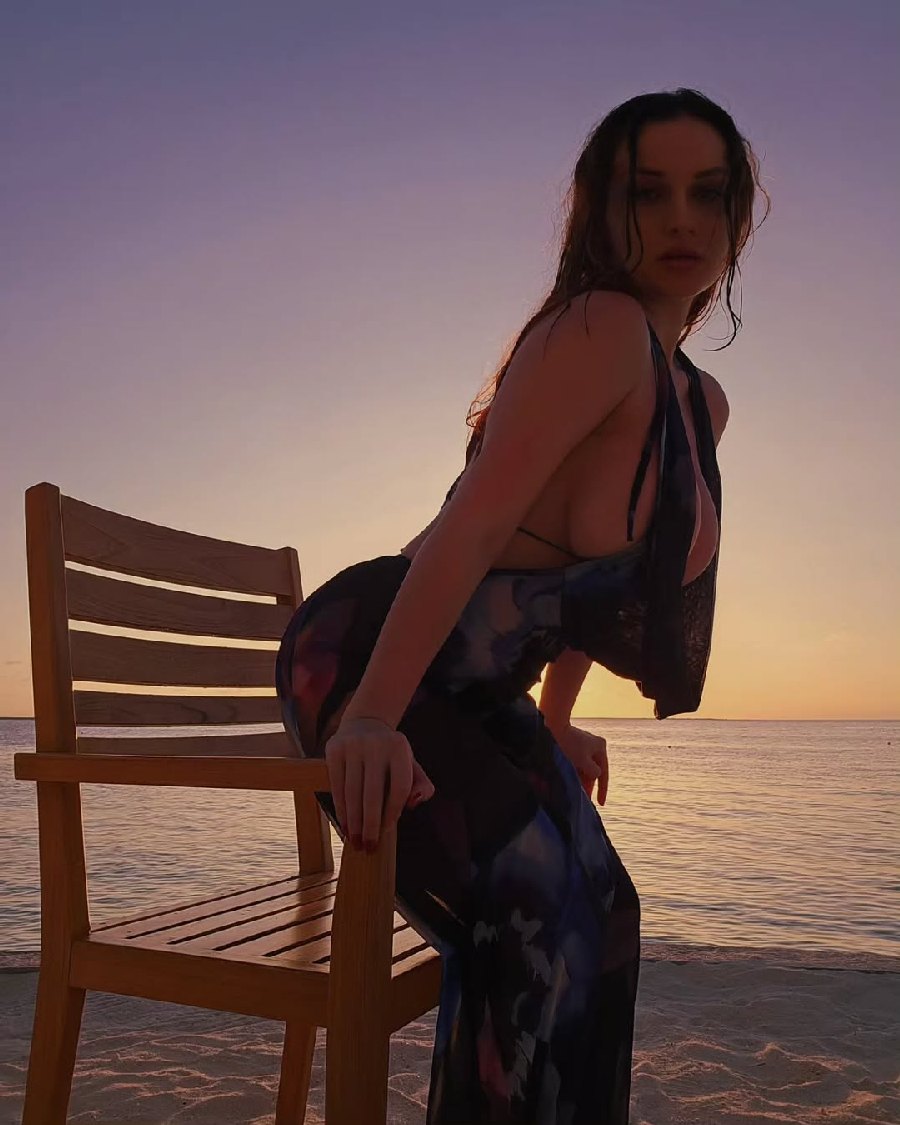 Sexy girl Miranda Faith nude in Recife