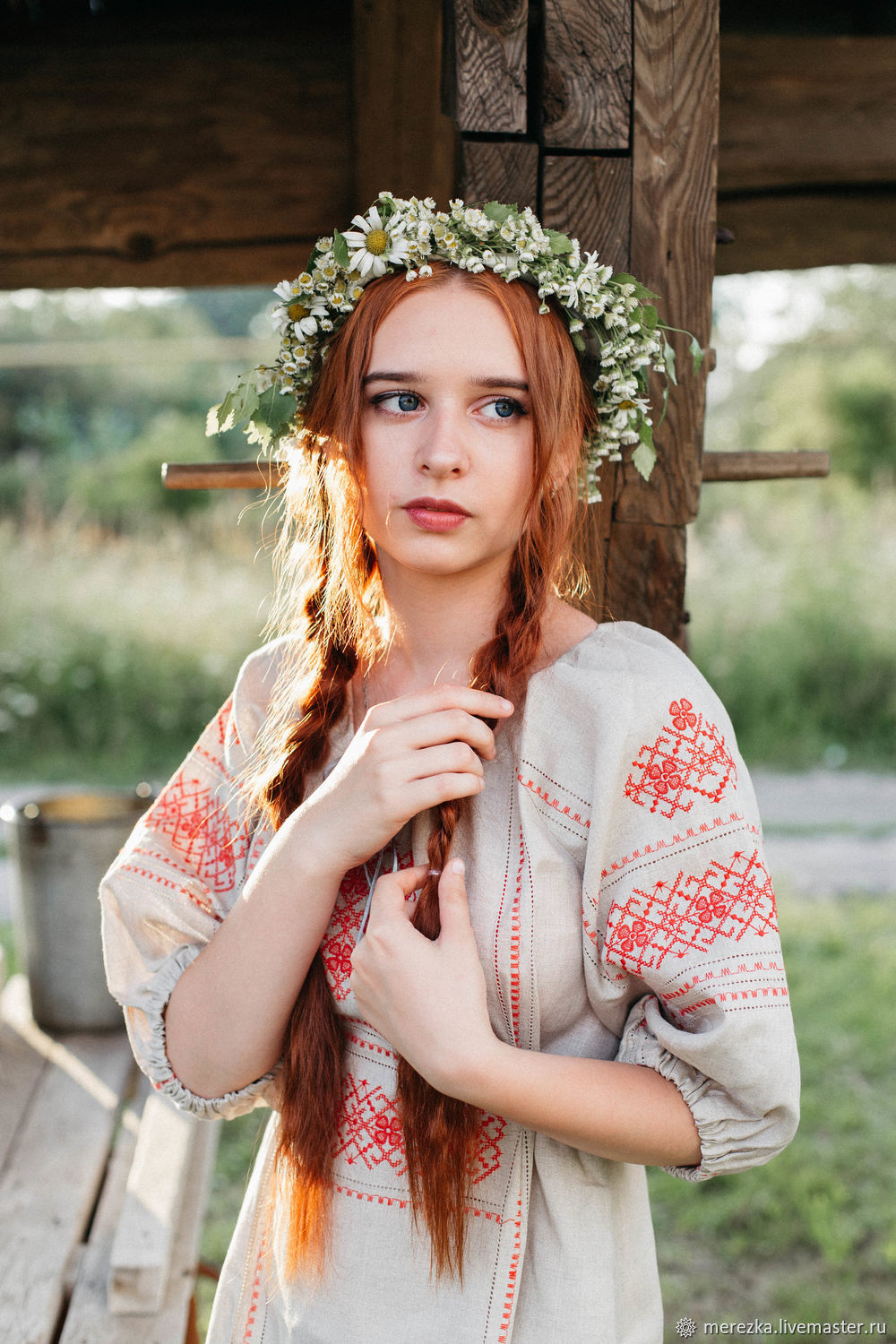 A playful frame from Girls in Slavic costumes — online in Recife