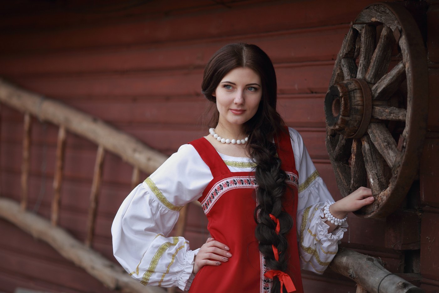 Girls in Slavic costumes’s look of the day — catch her live in Recife